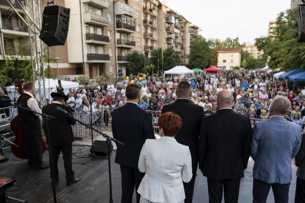 Színpad egy debreceni városrészi családi rendezvényen